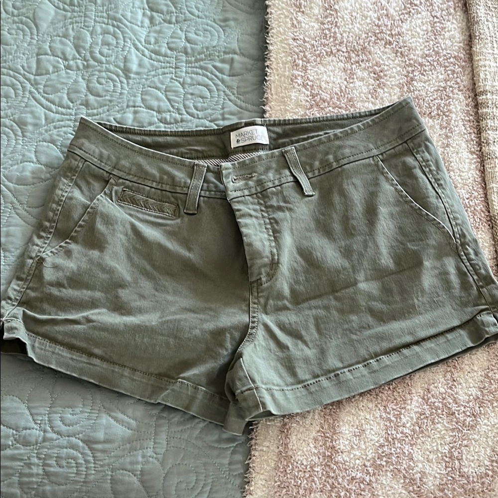 Market & Spruce Green Shorts